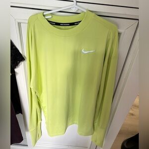 Nike top